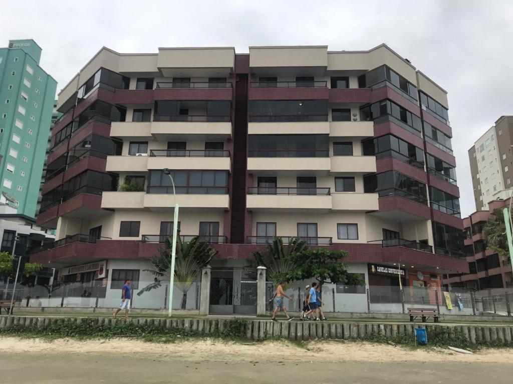 Apartamento Meia Praia Lateral Mar Itapema Exterior foto